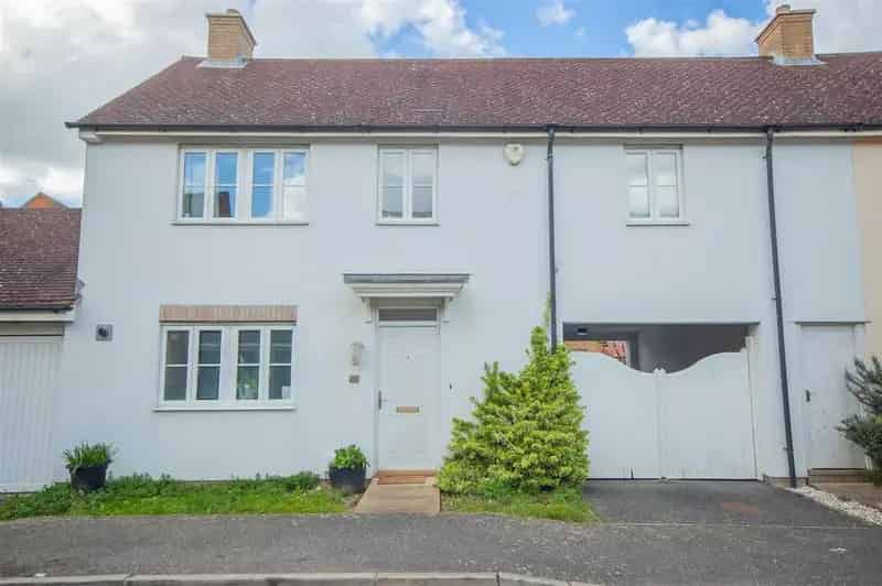 4 Bedroom Link Detached House for Sale