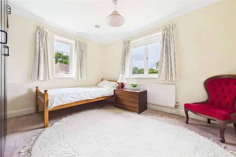 4 bed house for sale