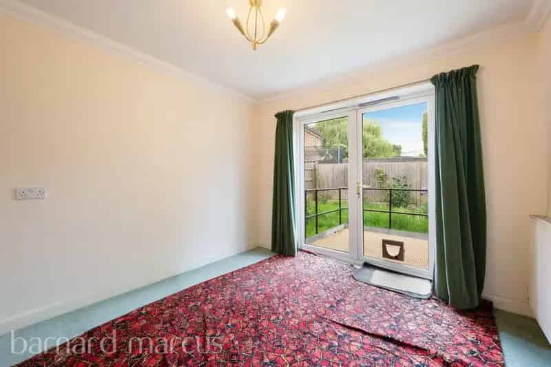 4 Bedroom Family Home with Garden and Solar Panels