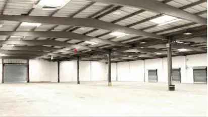 Detached Portal Frame Building with Excellent Loading and Parking