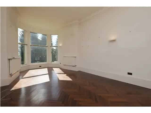 2 Bedroom Flat for Sale in Murrayfield Edinburgh