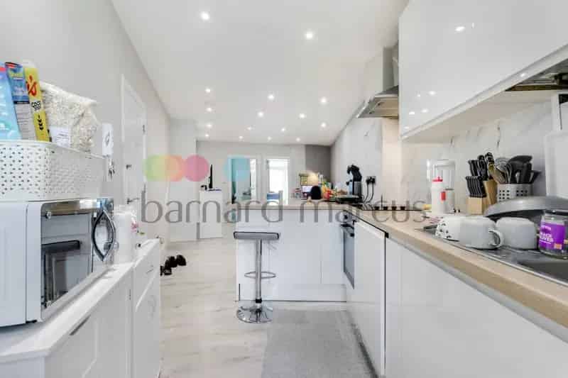 Two Double Bedroom Apartment South Croydon