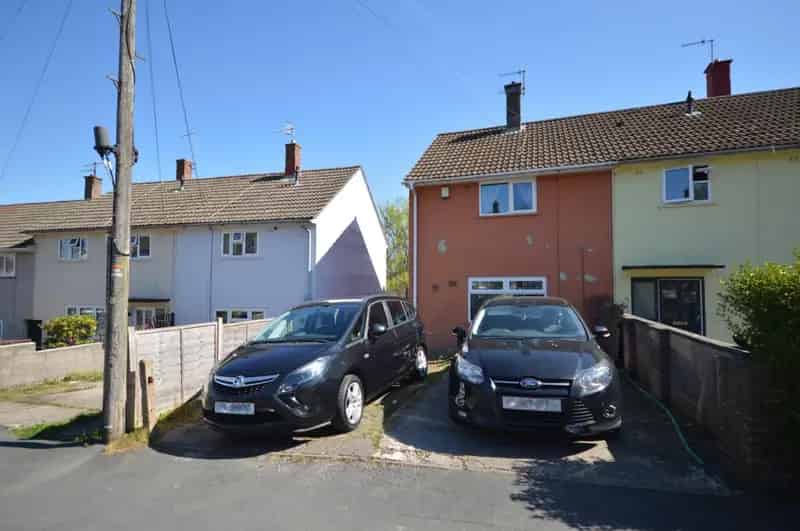 2 Bedroom House For Sale - Family Home with Garden and Parking