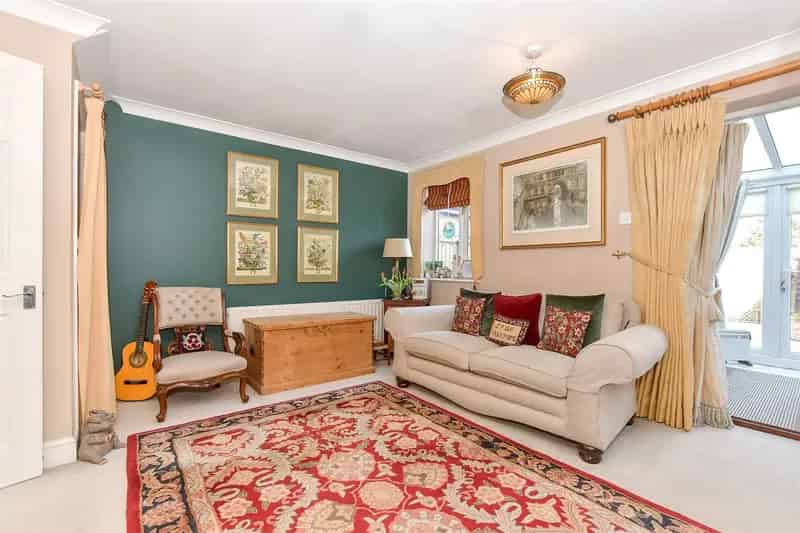 3 Bedroom End Terrace House for Sale