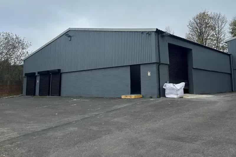 Warehouse Unit with Roller Shutter Door and Ample Parking