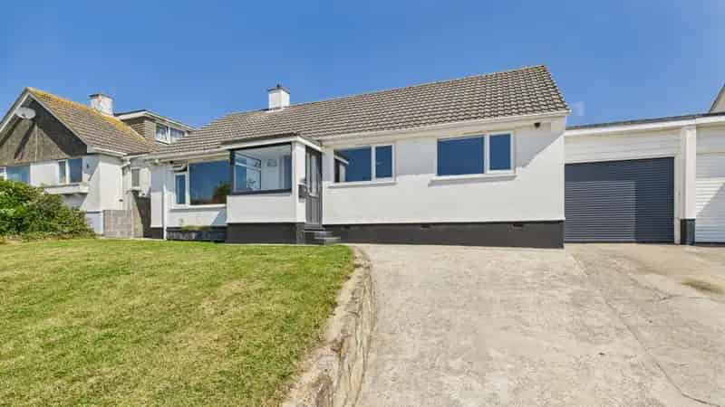 3 Bedroom Bungalow for Sale in Crowlas