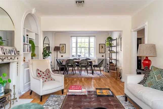 Terraced House for Sale in Chelsea SW3