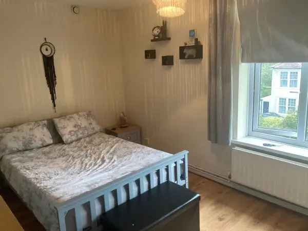 Flat For Rent in Dover, England