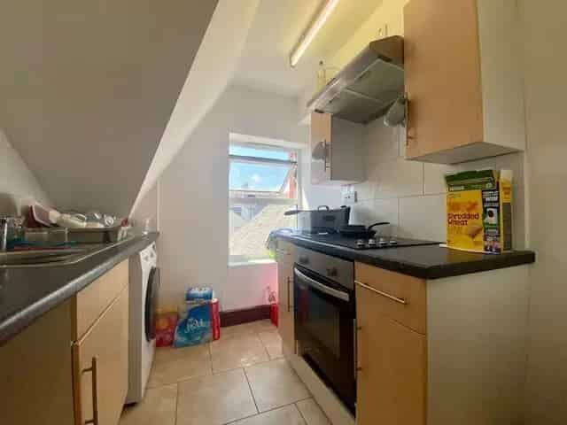 Studio Apartment in Roath Available May