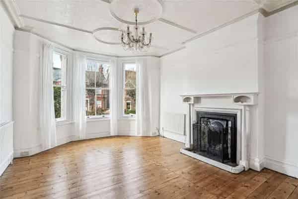 Henley-on-Thames Family Home with Period Features and Large Garden