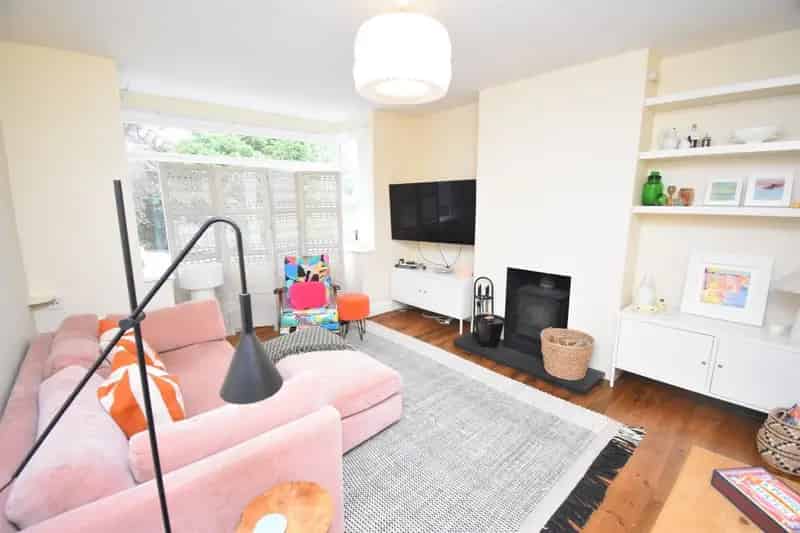 Detached Family Home Breathtaking Views Four Bedrooms Large Garden