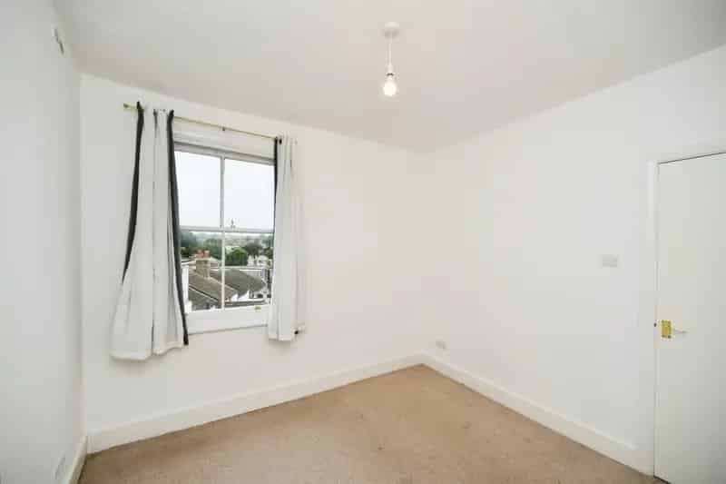 2-Bedroom Leasehold House in Brighton Hanover Area