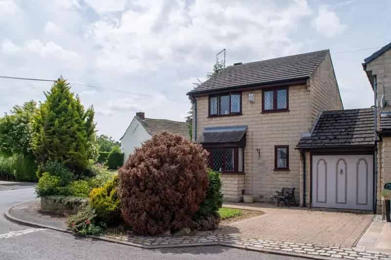 3 Bedroom Link Detached House for Sale