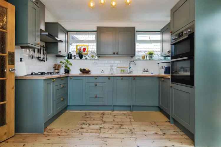 4 Bedroom Detached House for Sale Breathtaking Views