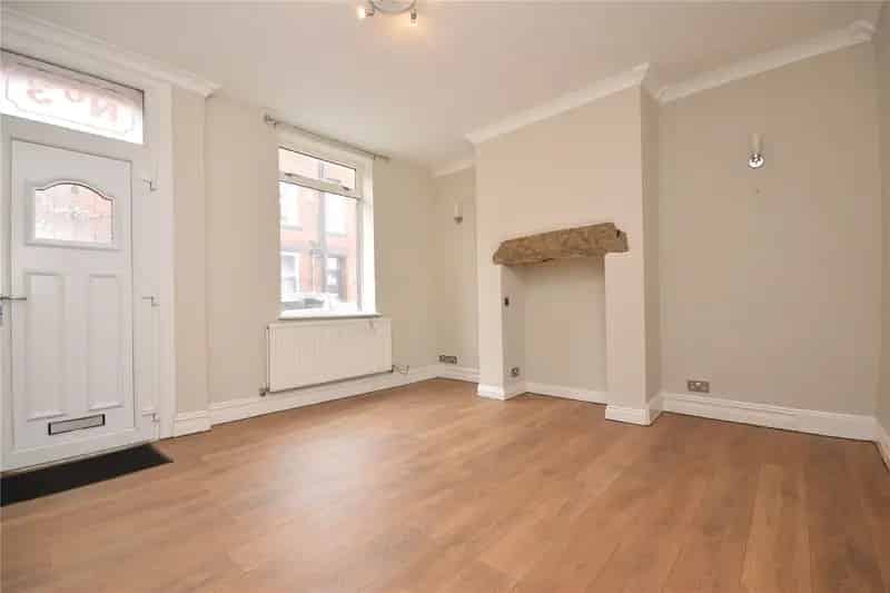 3 Bedroom Terraced House in Bramley