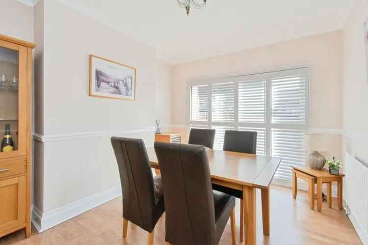 3 Bedroom Semi Detached House for Sale Castleford WF10