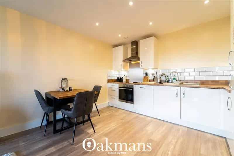 2 Bedroom Apartment for Sale in Longbridge Town Centre