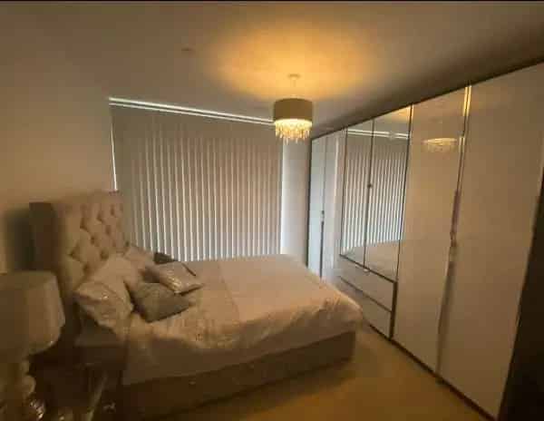 Modern 1-Bed Flat in Bow E3 Near Transport and Westfield