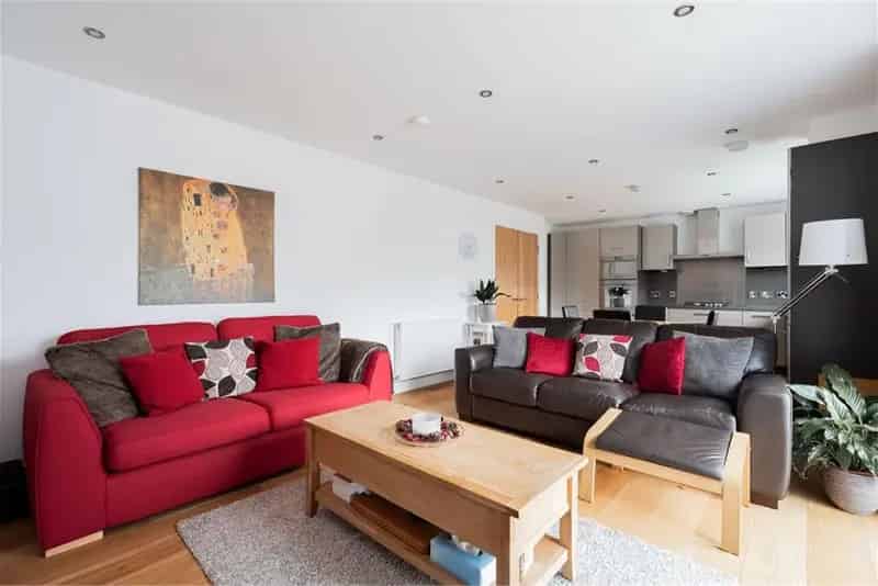 2 Bed Flat Ravelston - Modern Apartment with Gym and Parking