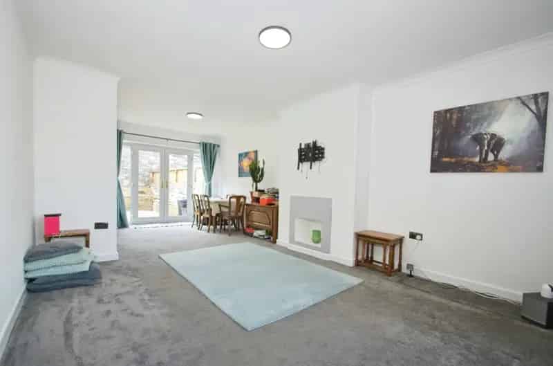 3 Bedroom Semi Detached House Bryncethin Bridgend