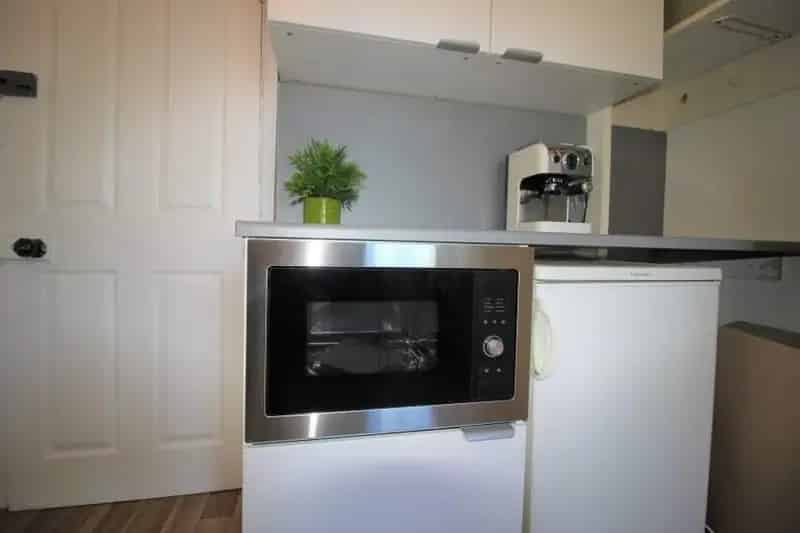 Studio Flat Council Tax Water Included Shared Bathroom