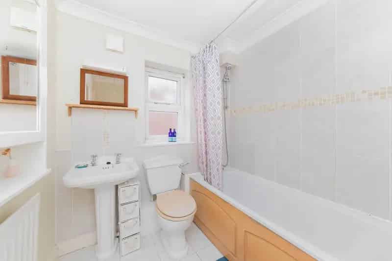 3 Bedroom Semi-Detached House to Rent Oxford