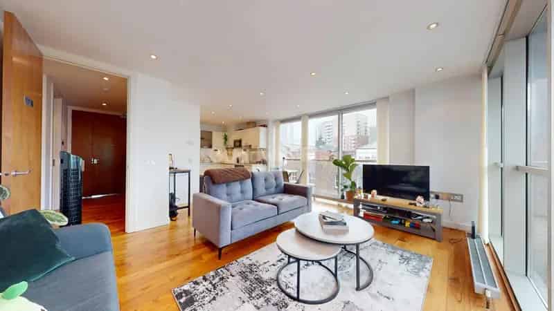 2 Bedroom Apartment Salford Riverside Luxury