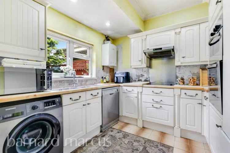 Family Home with Private Garden Jacuzzi and Sauna Near Thornton Heath Station