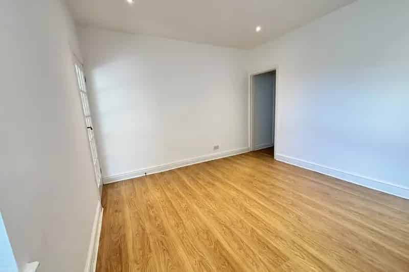 One Bedroom Flat Craven Road Zero Deposit Available