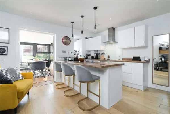 3-Bedroom House with 54ft South-Facing Garden Near Clapham Common