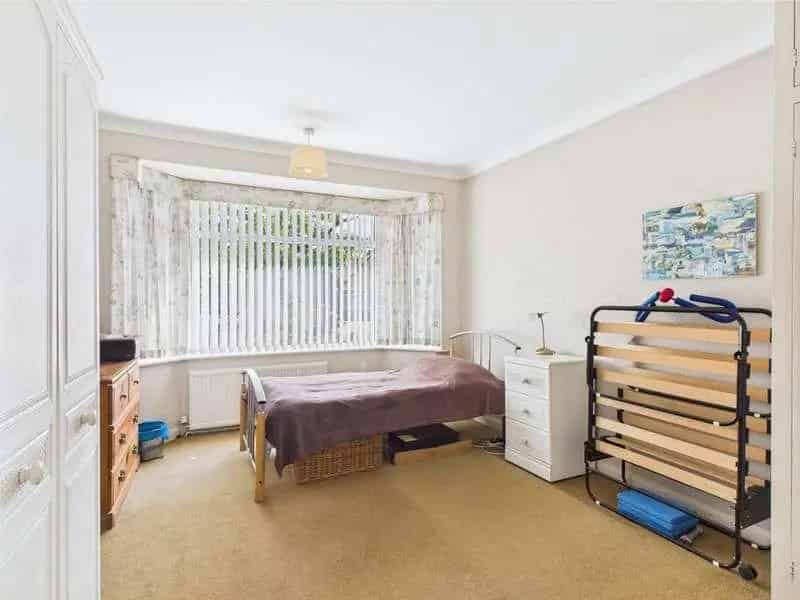 2 bed house for sale