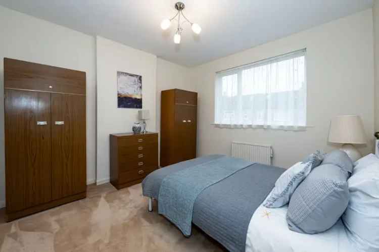 3 bedroom Mid Terrace House to rent, London, SW16