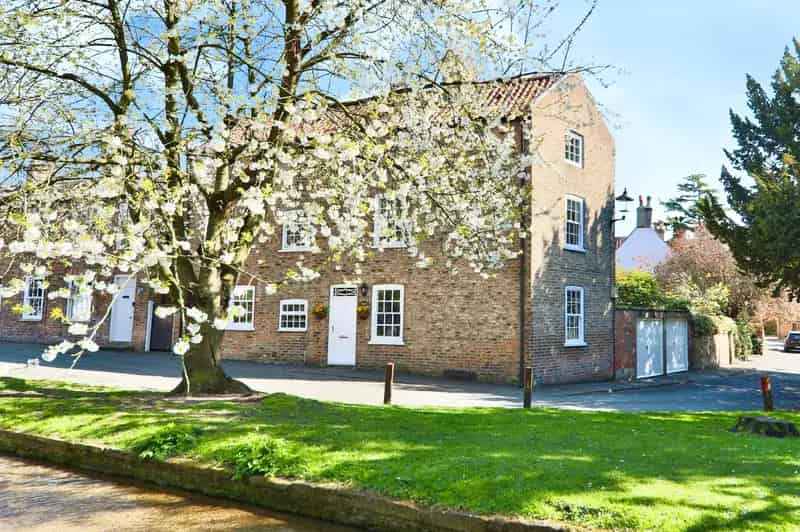 Detached Period Residence Welton Village 3 4 Bedrooms DeVOL Kitchen