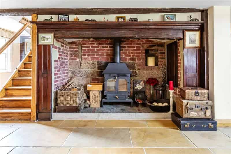 7 Bedroom Detached House with Indoor Pool and Cottage