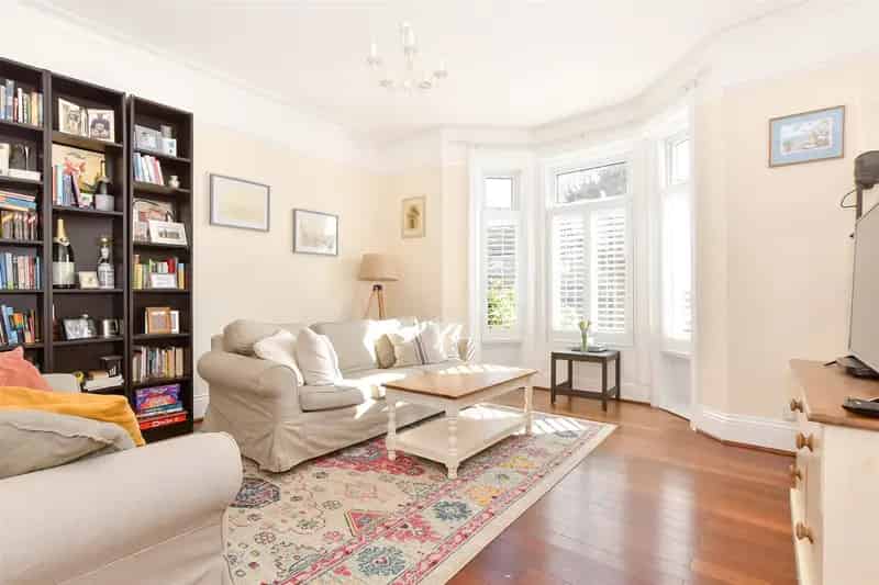 5 Bedroom Detached House with Self Contained Studio For Sale