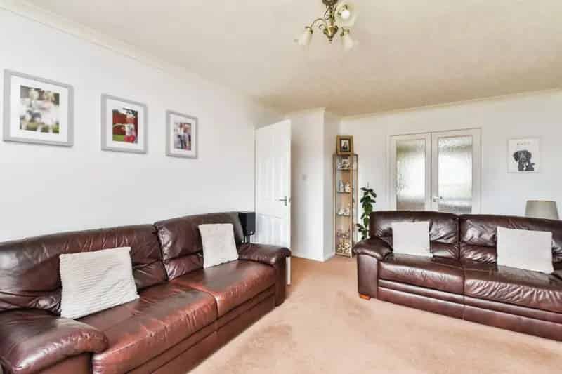Four Bedroom Detached Family Home with Double Garage and Driveway Parking
