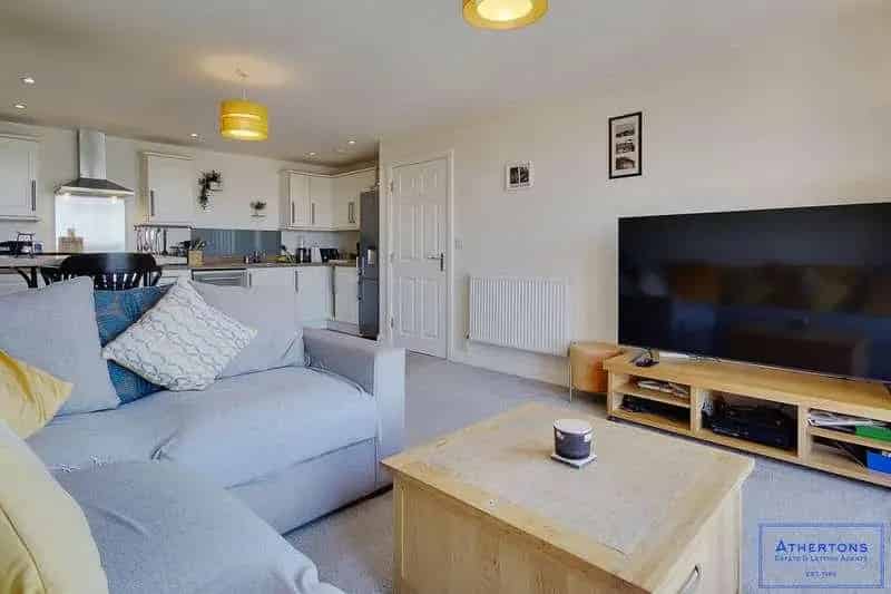 2 Bed Flat for Sale Near Poole Town Centre