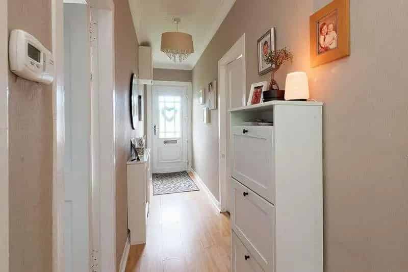 2 Bed Flat for Sale - Family Friendly Street