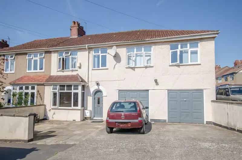 6 Bedroom Student Let Investment Property