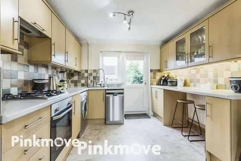 3 Bed Mid Terrace House For Sale