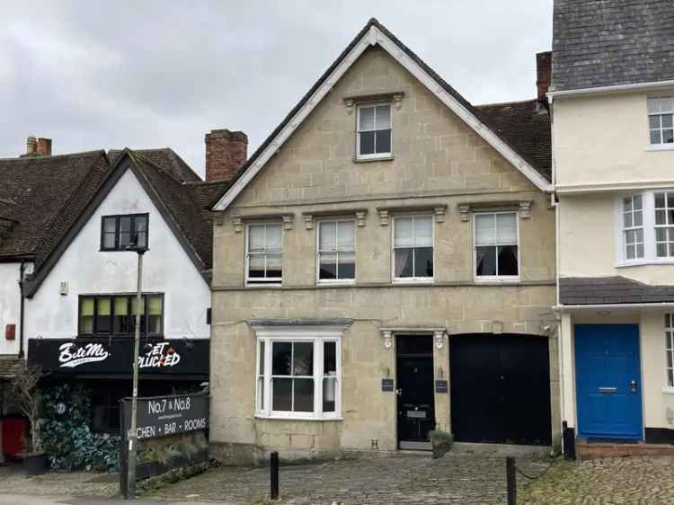 7 Bedroom Boutique Hotel for Sale near Marlborough High Street