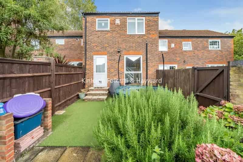 3 Bedroom Freehold House with Parking and Gardens