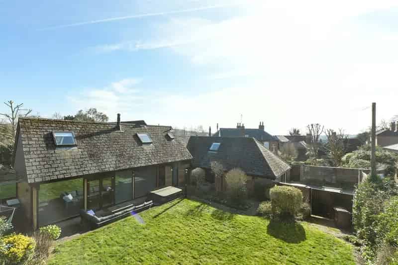 5 Bedroom Detached House for Sale in Wateringbury