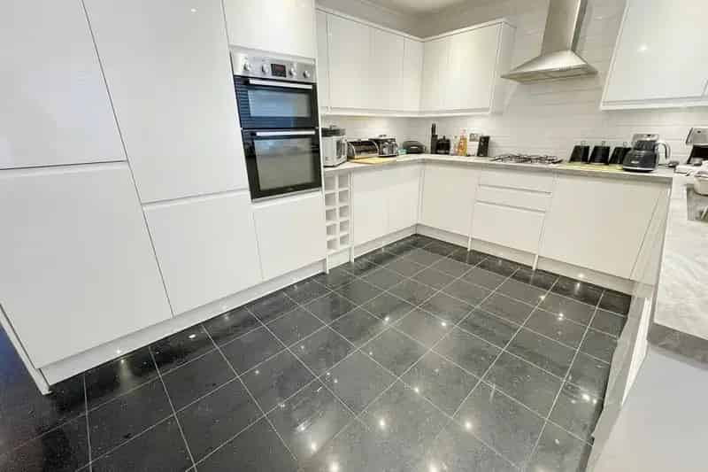 3 Bedroom Detached Bungalow for Sale in Ensbury Park