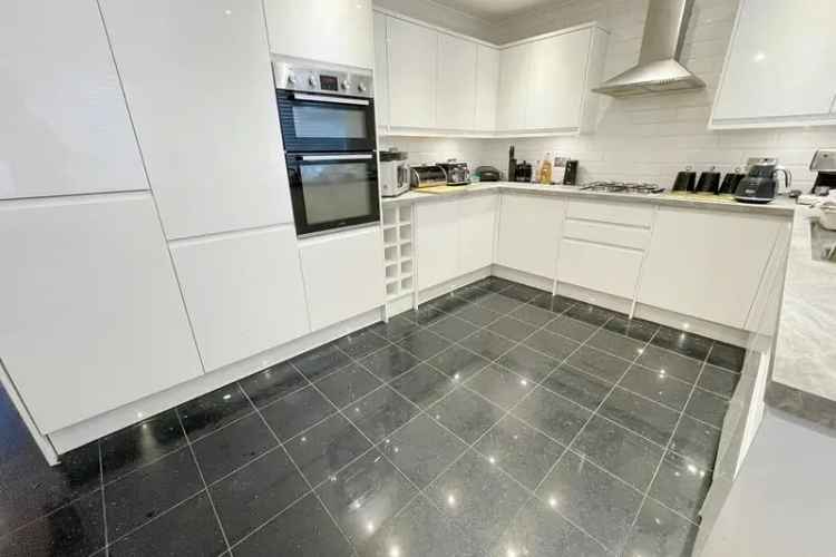 3 Bedroom Detached Bungalow for Sale in Ensbury Park
