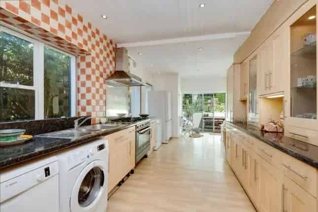 Detached House for Sale London N2