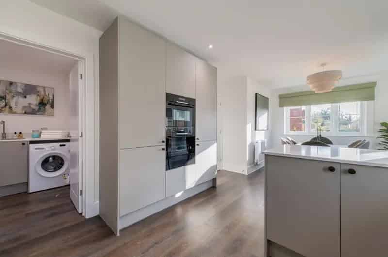 Four Bedroom Detached Home in Newington - All Inclusive Specification