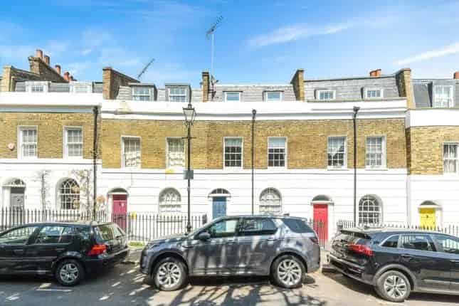 Terraced House for Sale in Islington, London N1