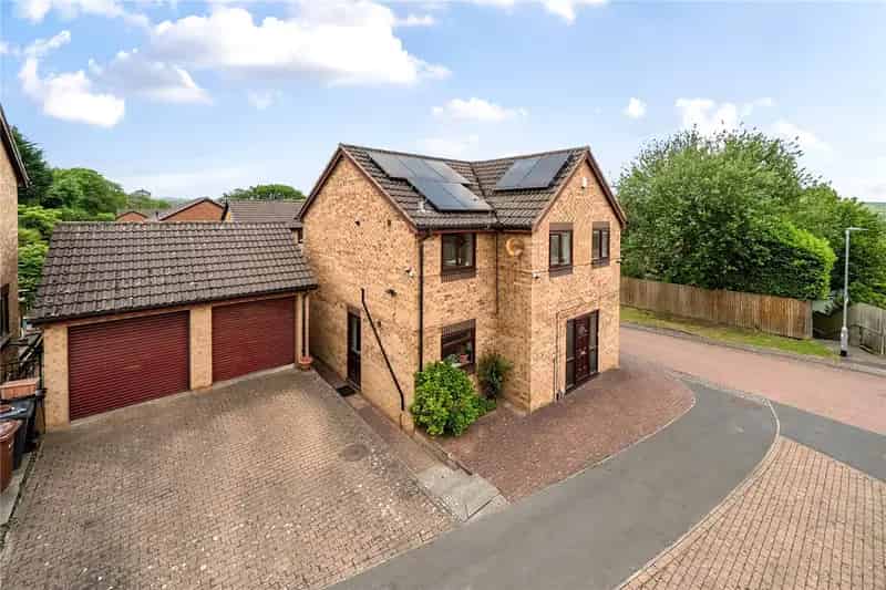Four Bedroom Detached House with Stunning Views
