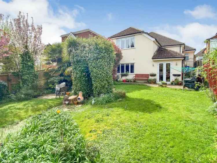 3 Bedroom Detached Chalet Bungalow For Sale